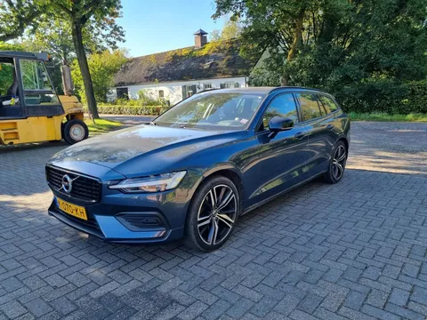 Volvo V60 B3 Aut. 120KW Leder SHZ Navi MOTOR SCHADE