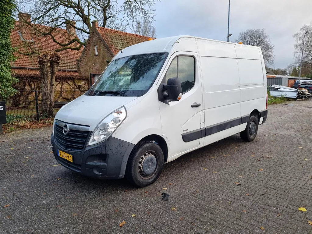 Opel Movano 2.3 CDTI Aut. 125KW BiTurbo L2H3 Cylinderhead broken !